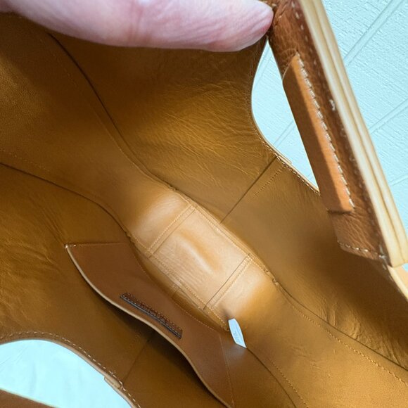 HOBO Tan Leather Shoulder Bag with Cut-Out Handle - Picture 5 of 8